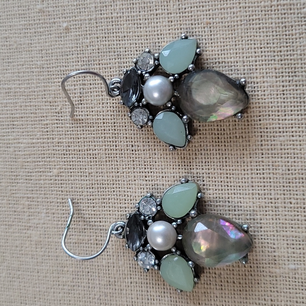 Chloe and Isabel Beau mode earrings